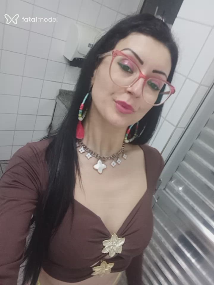 Acompanhante mulher com cabelo castanho de olhos castanhos - barbara