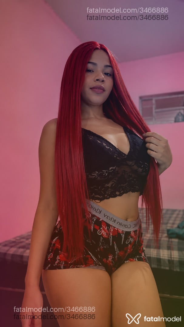 Acompanhante mulher morena (o) de olhos pretos - Larissa Ribeiro