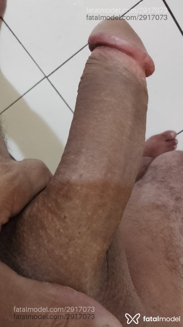 Acompanhante homem com cabelo castanho de olhos castanhos - Reginaldo