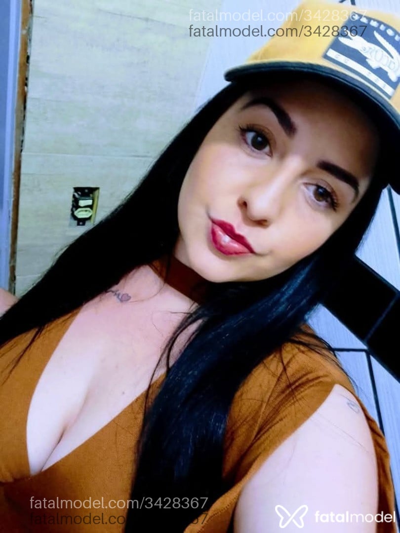 Acompanhante mulher morena (o) de olhos mel - Emilin