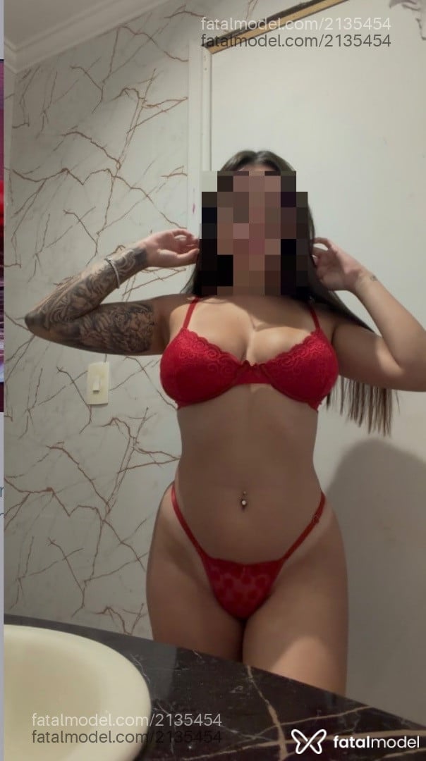 Acompanhante mulher morena (o) de olhos pretos - Bruna