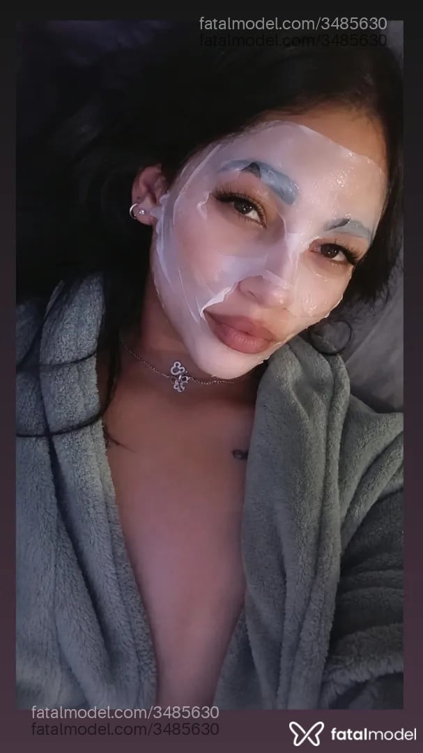 Acompanhante mulher morena (o) de olhos castanhos - Amanda