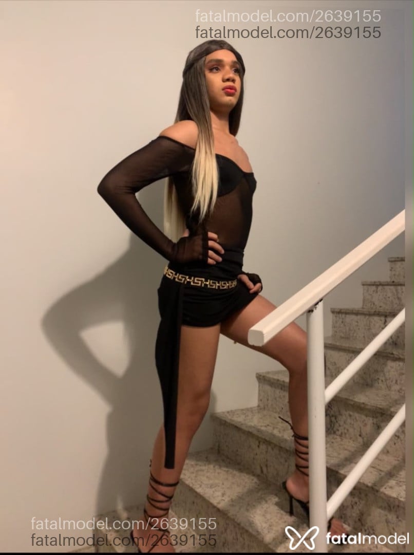 Acompanhante mulher trans morena (o) de olhos castanhos - Luna