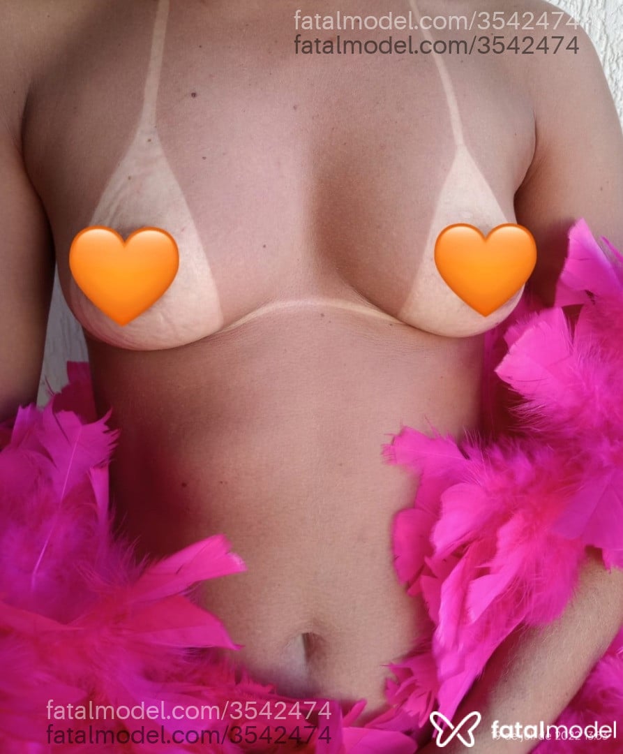 Acompanhante mulher com cabelo castanho de olhos castanhos - Laura