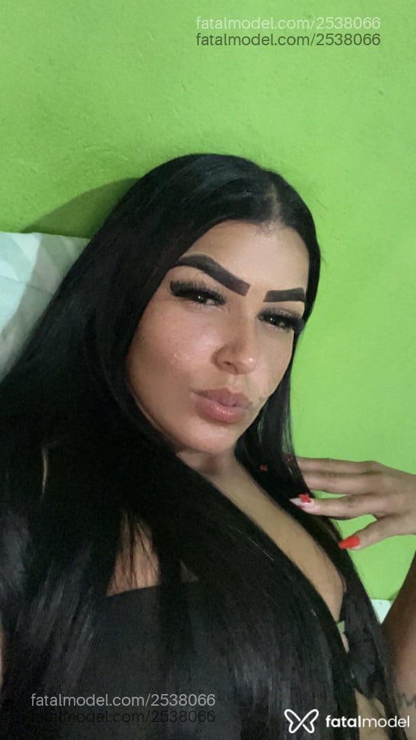 Acompanhante mulher morena (o) de olhos pretos - Nicki