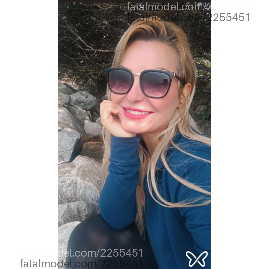 Acompanhante mulher loira (o) de olhos castanhos - Kelly Monroe Acompanhante mulher loira (o) de olhos castanhos - Kelly Monroe