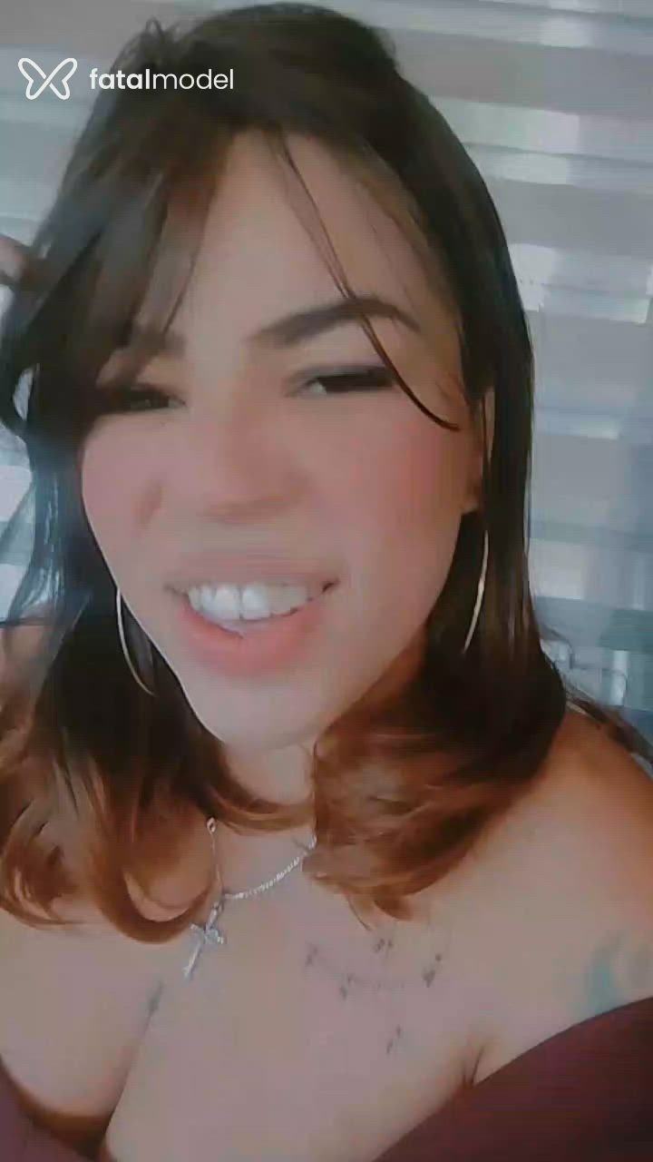 Acompanhante mulher morena (o) de olhos castanhos - Morena