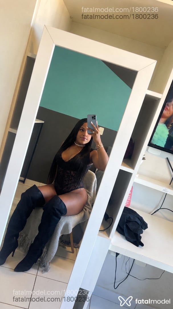 Acompanhante mulher trans morena (o) de olhos castanhos - Isabella Fontana