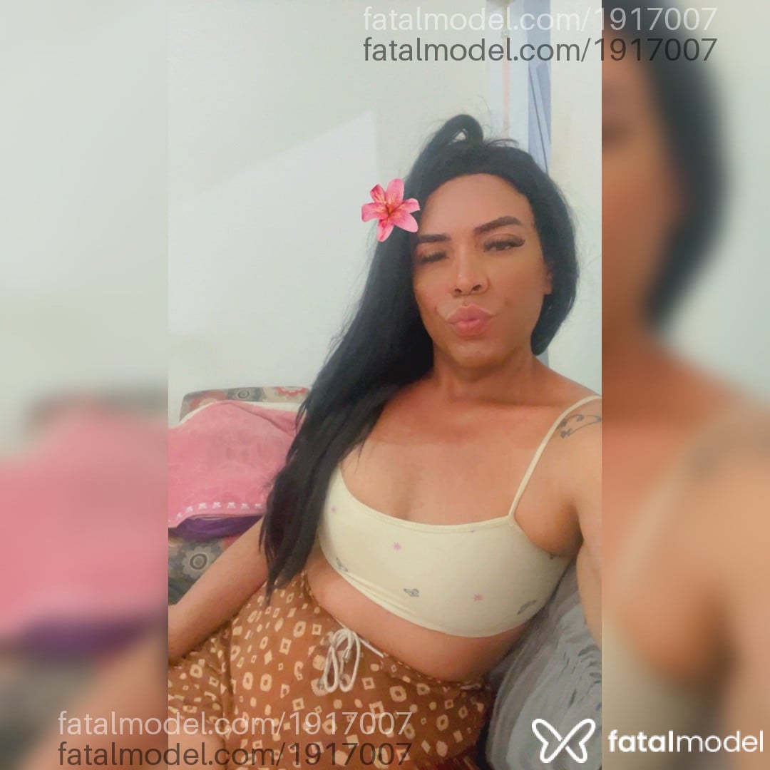 Acompanhante mulher trans morena (o) de olhos castanhos - Coroatrans