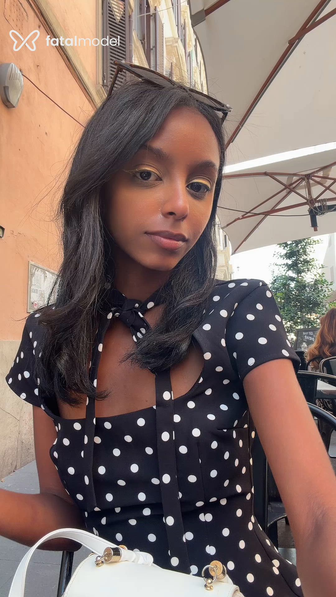 Acompanhante mulher morena (o) de olhos pretos - Aurora Clair Acompanhante mulher morena (o) de olhos pretos - Aurora Clair