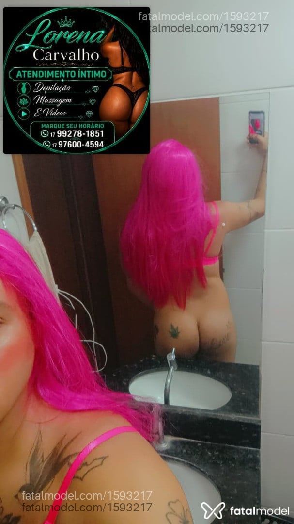 Acompanhante mulher trans ruiva (o) de olhos castanhos - Lorena Karvalho