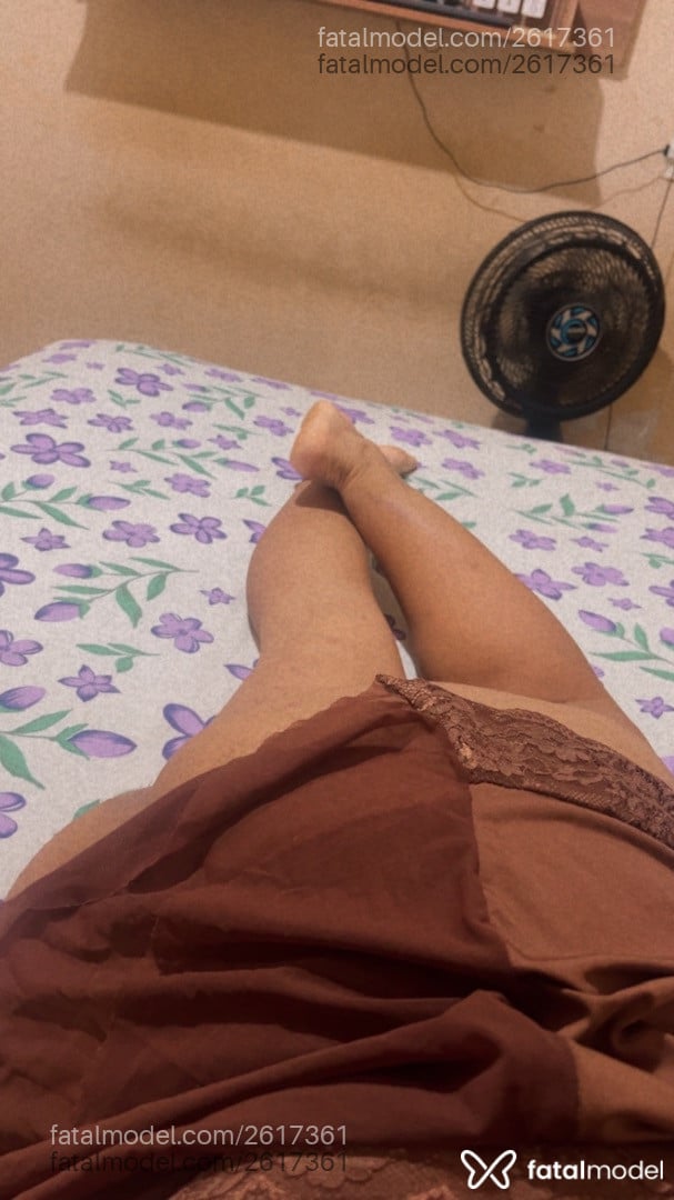 Acompanhante mulher morena (o) de olhos castanhos - Morena