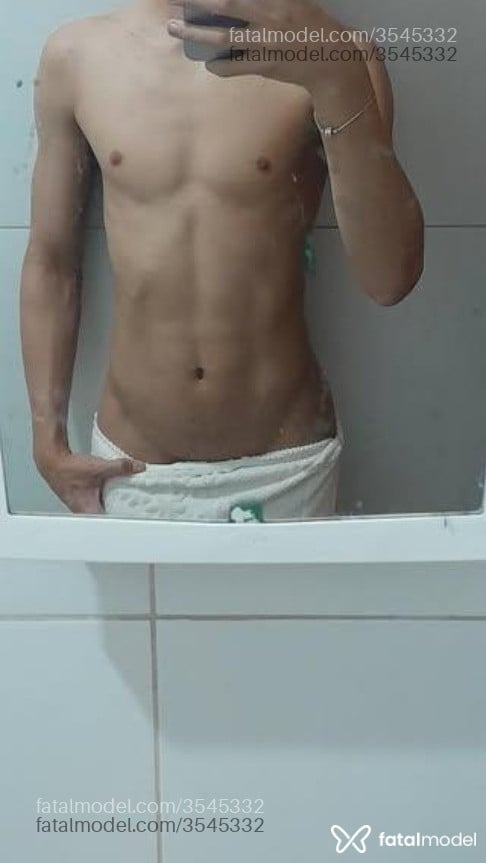 Acompanhante homem com cabelo castanho de olhos castanhos - Felipe Alves