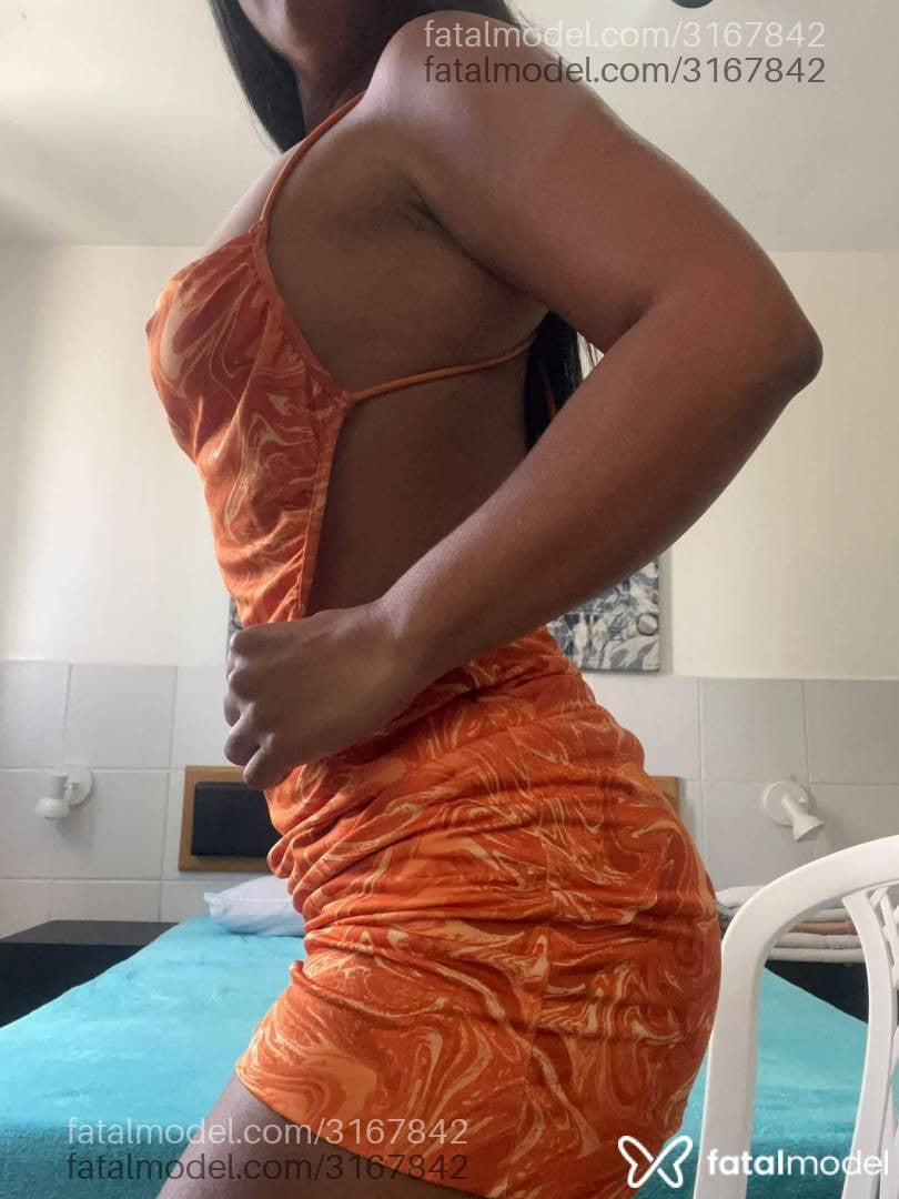 Acompanhante mulher morena (o) de olhos castanhos - Luna Kelly