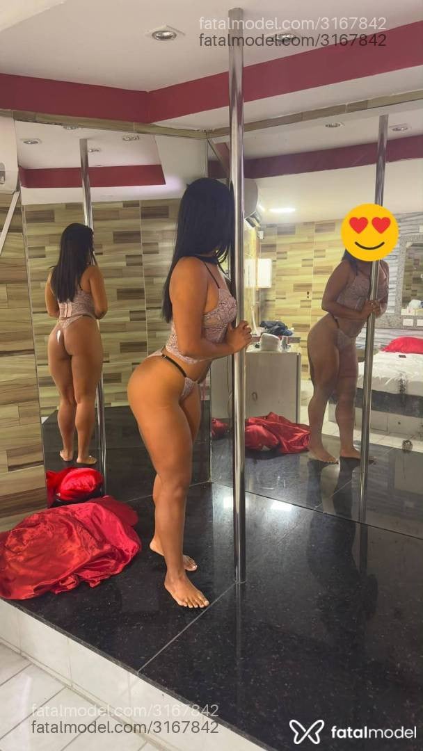Acompanhante mulher morena (o) de olhos castanhos - Luna Kelly