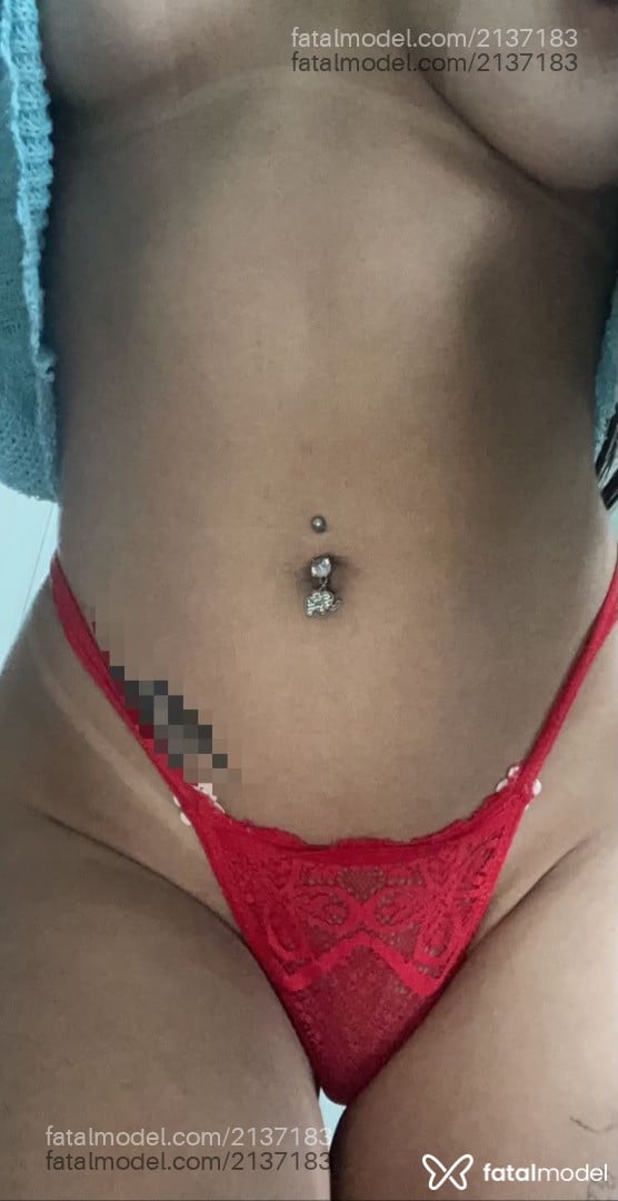 Acompanhante mulher morena (o) de olhos pretos - Charlotte Lux Acompanhante mulher morena (o) de olhos pretos - Charlotte Lux