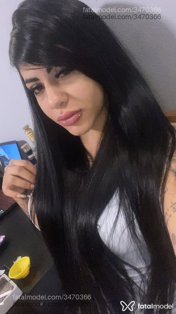 Acompanhante mulher morena (o) de olhos castanhos - Melissa