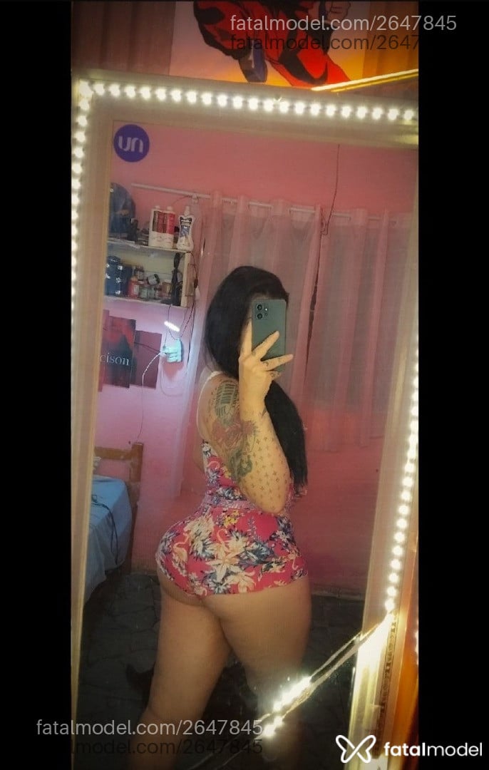 Acompanhante mulher trans morena (o) de olhos pretos - Nath Poison
