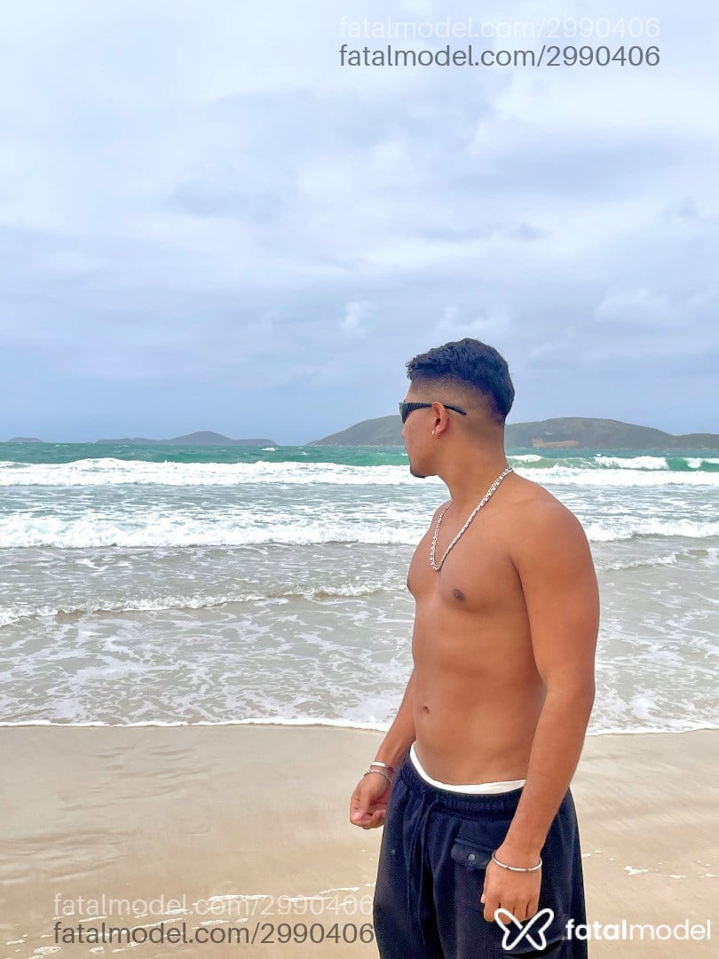 Acompanhante homem morena (o) de olhos pretos - NovinhoBh