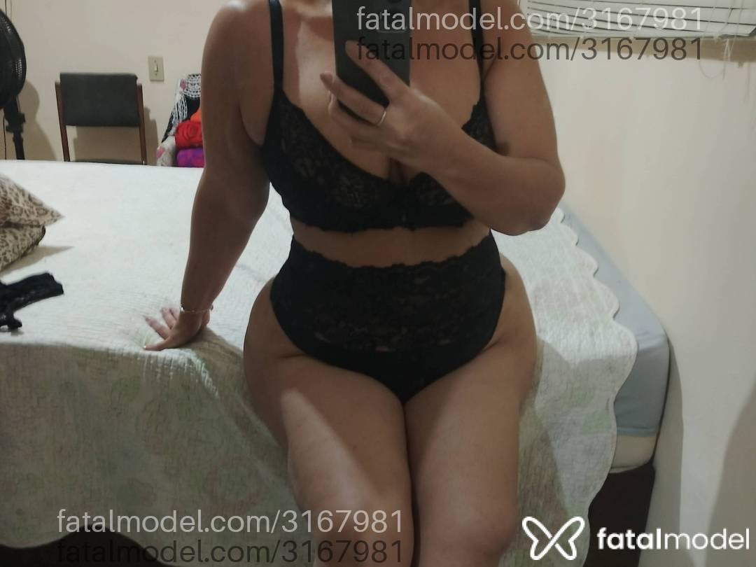 Acompanhante mulher morena (o) de olhos pretos - Tais Morena