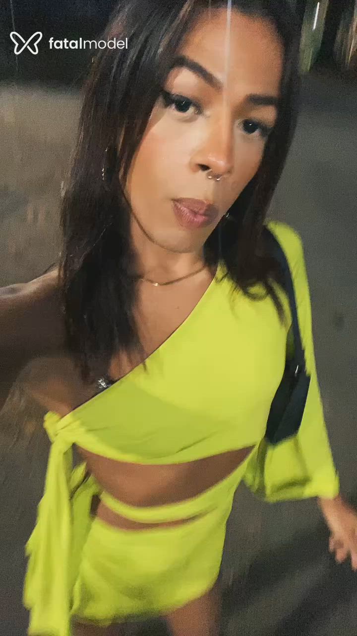 Acompanhante mulher trans ruiva (o) de olhos castanhos - Catarina
