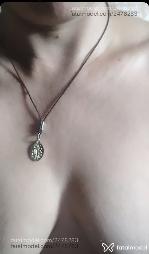 Acompanhante mulher loira (o) de olhos castanhos - Roseli