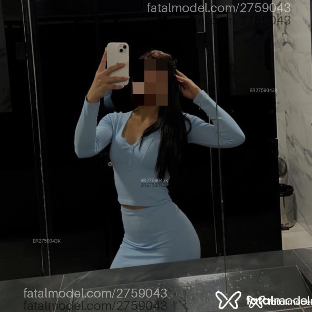 Acompanhante mulher com cabelo castanho de olhos verdes - Ana