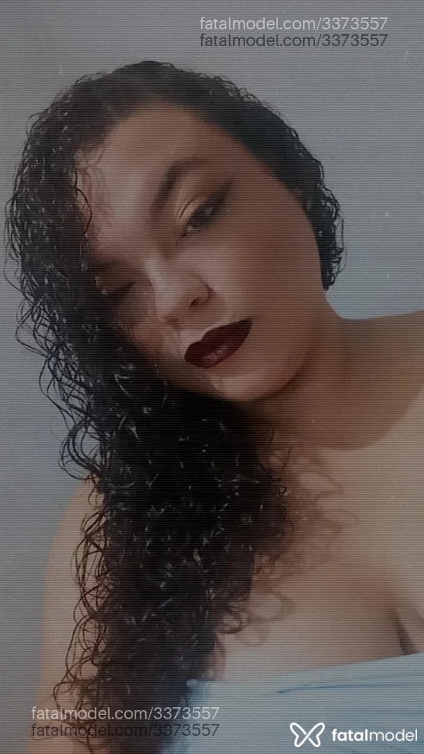 Acompanhante mulher com cabelo castanho de olhos castanhos - Gabriella
