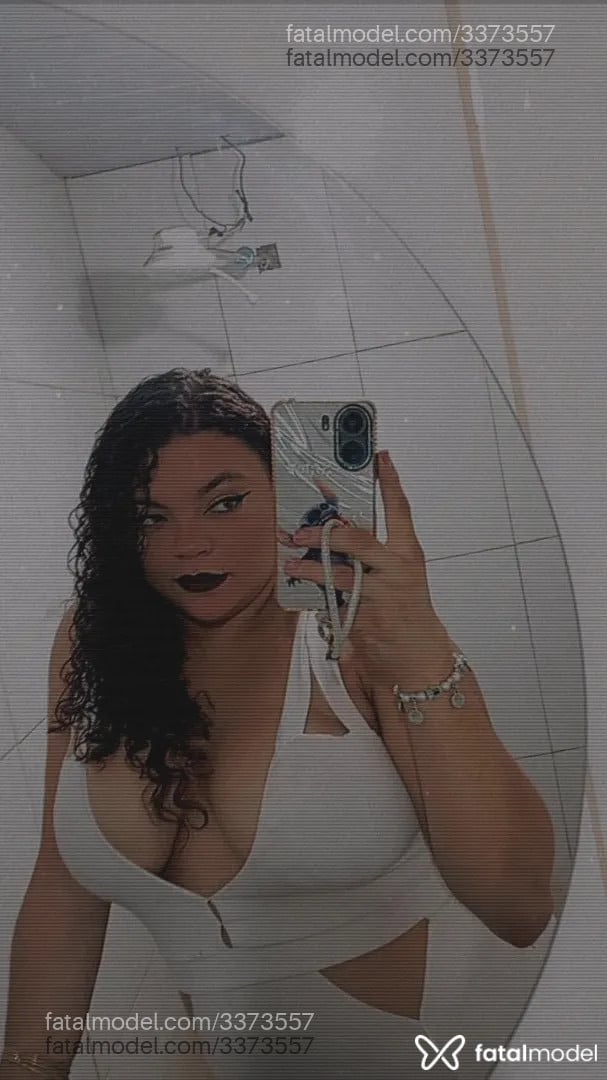 Acompanhante mulher com cabelo castanho de olhos castanhos - Gabriella