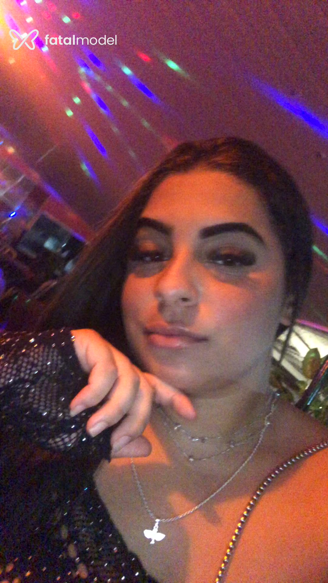 Acompanhante mulher com cabelo castanho de olhos castanhos - Samiira Acompanhante mulher com cabelo castanho de olhos castanhos - Samiira