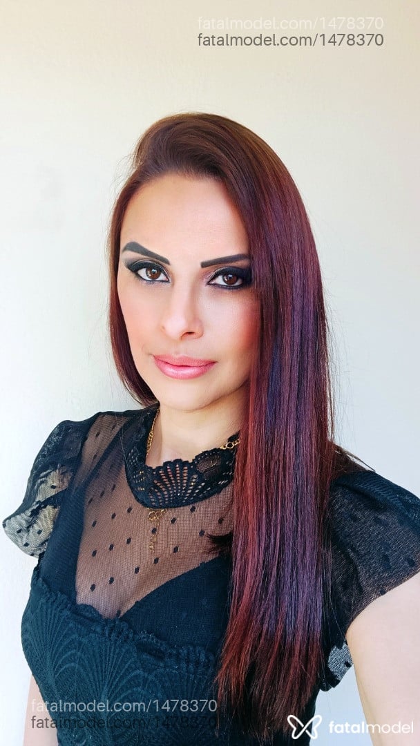 Acompanhante mulher com cabelo castanho de olhos pretos - Nanda Baker