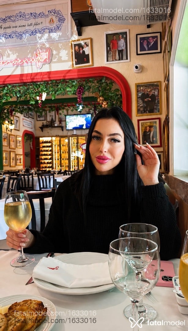 Acompanhante mulher morena (o) de olhos verdes - ísis Taborda Acompanhante mulher morena (o) de olhos verdes - ísis Taborda