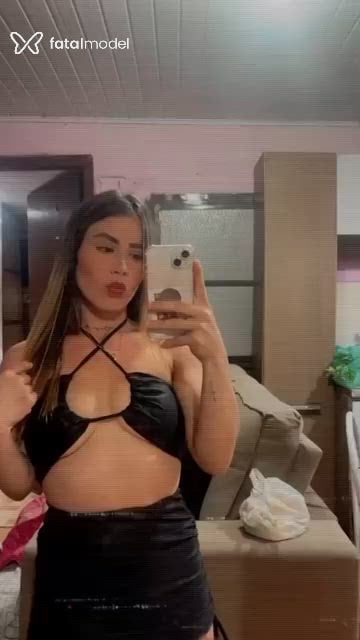 Acompanhante mulher loira (o) de olhos castanhos - Breeh