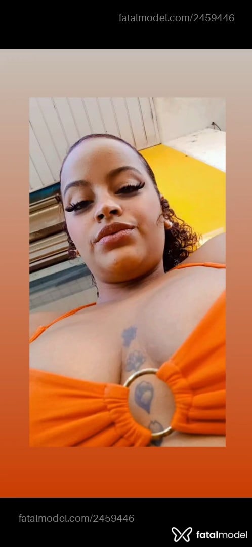 Acompanhante mulher com cabelo castanho de olhos castanhos - Karina