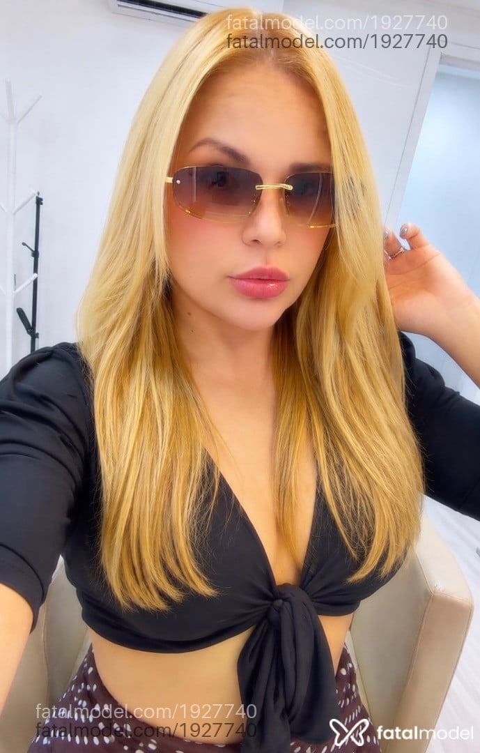 Acompanhante mulher loira (o) de olhos castanhos - Bruna Katrin Acompanhante mulher loira (o) de olhos castanhos - Bruna Katrin