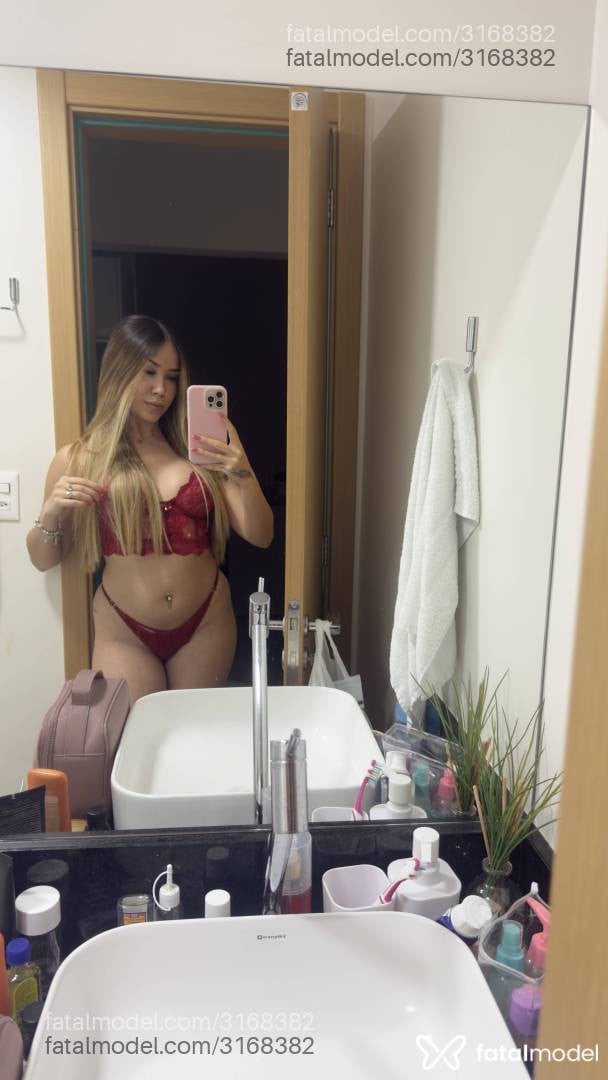 Acompanhante mulher loira (o) de olhos castanhos em Blumenau - Melissa