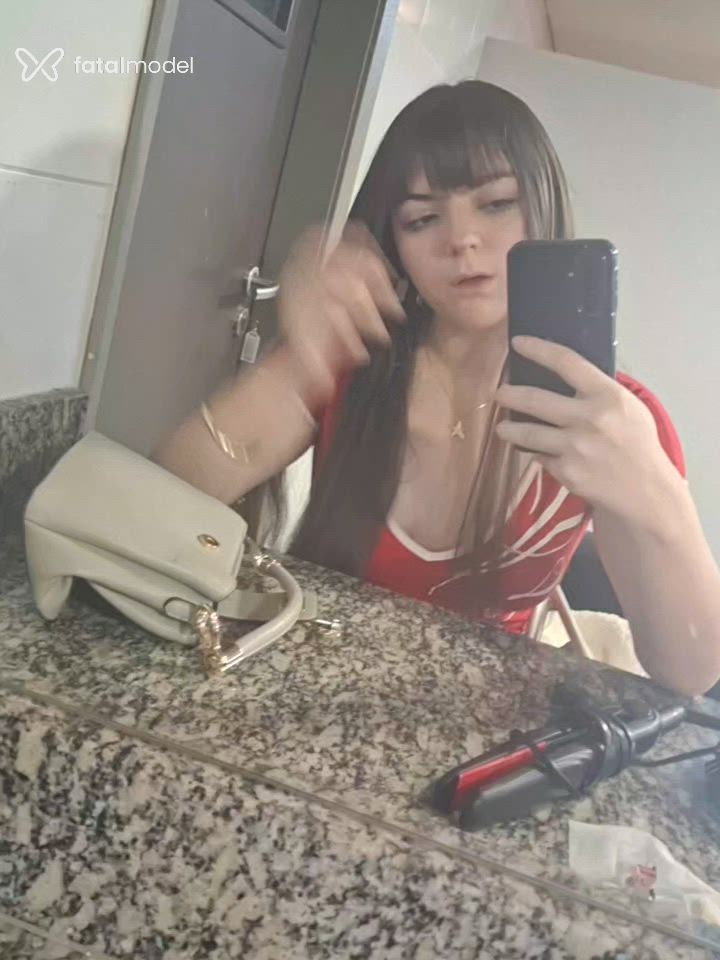 Acompanhante mulher loira (o) de olhos mel - Estrela