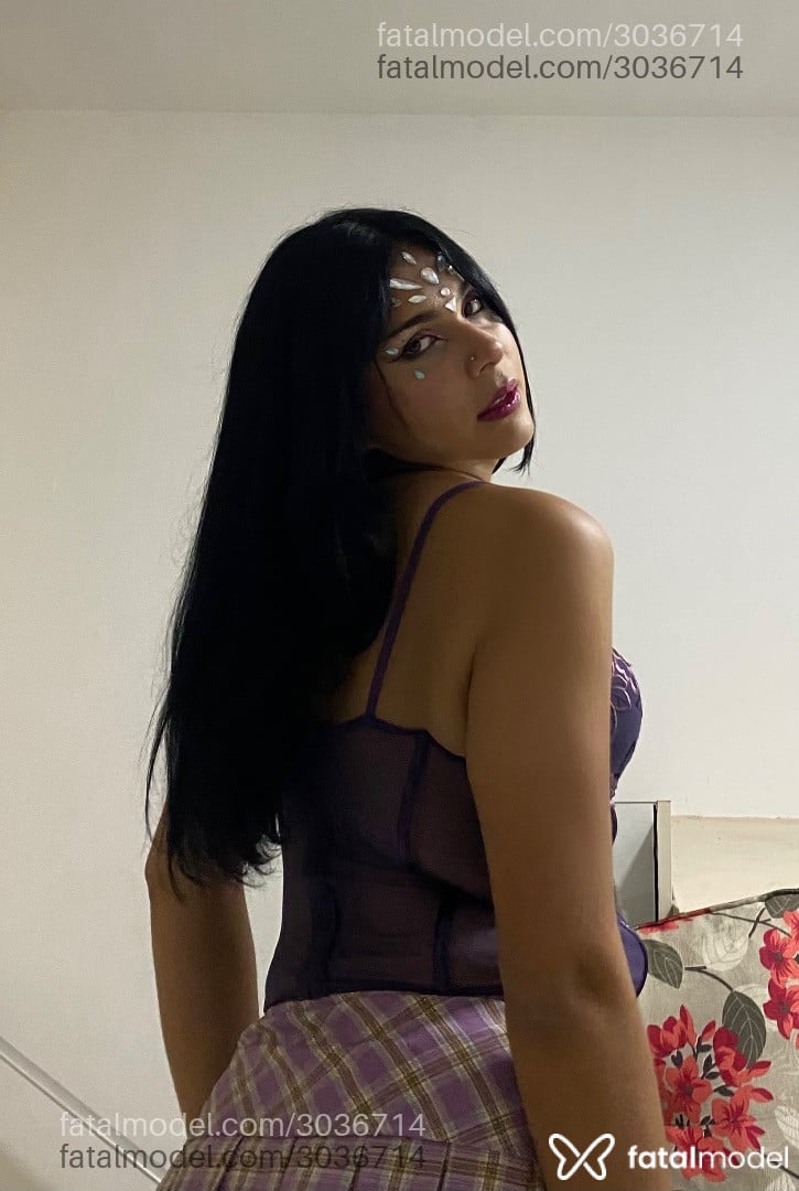 Acompanhante mulher trans morena (o) de olhos castanhos - Angel Wehbe