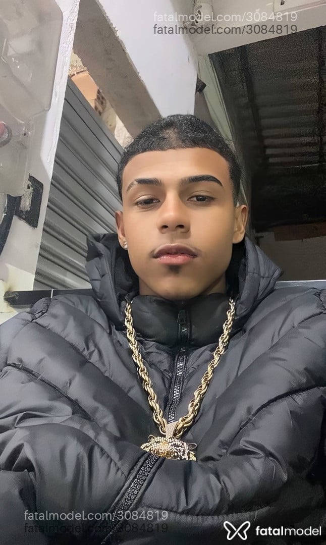 Acompanhante homem morena (o) de olhos castanhos - Rdzinfc
