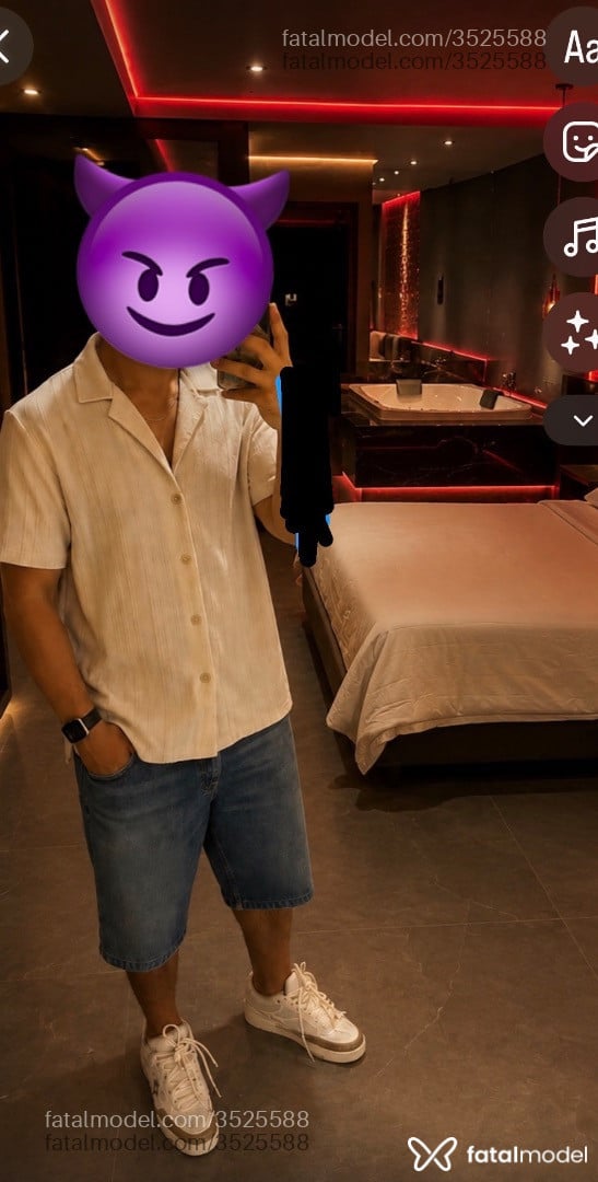 Acompanhante homem morena (o) de olhos castanhos - Conrado