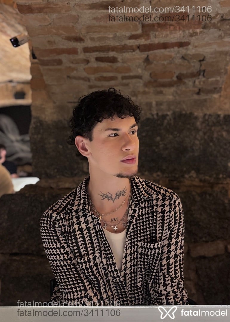 Acompanhante homem morena (o) de olhos mel - Cristopher Twink
