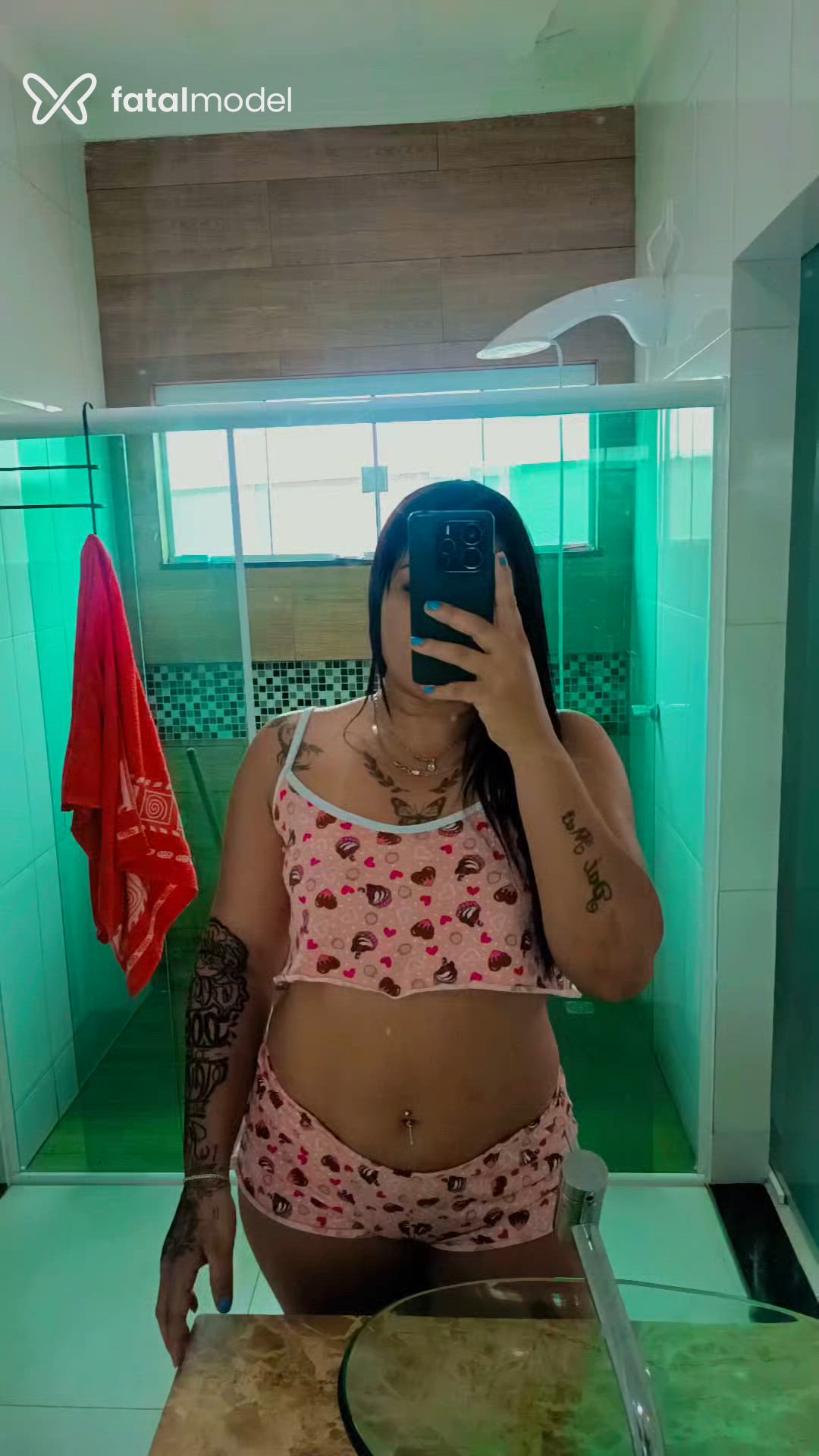 Acompanhante mulher morena (o) de olhos castanhos em Caldas Novas Acompanhante mulher morena (o) de olhos castanhos em Caldas Novas - Phaloma