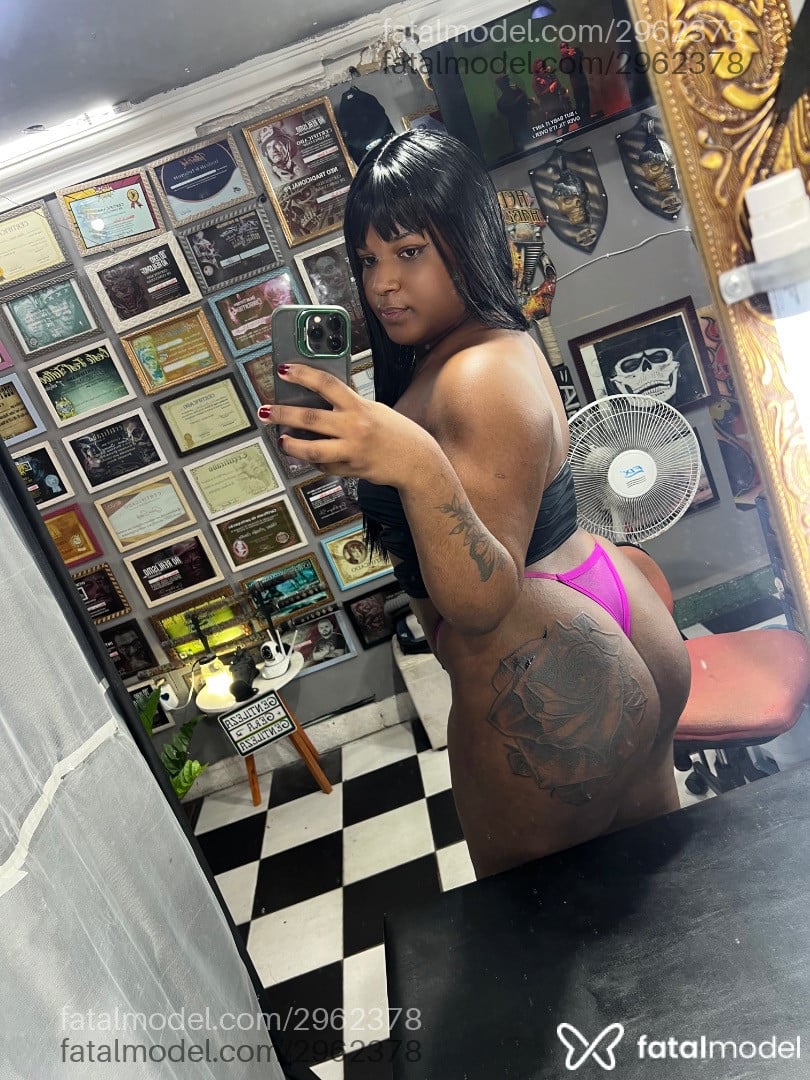 Acompanhante mulher trans morena (o) de olhos pretos - Indiaa Acompanhante mulher trans morena (o) de olhos pretos - Indiaa