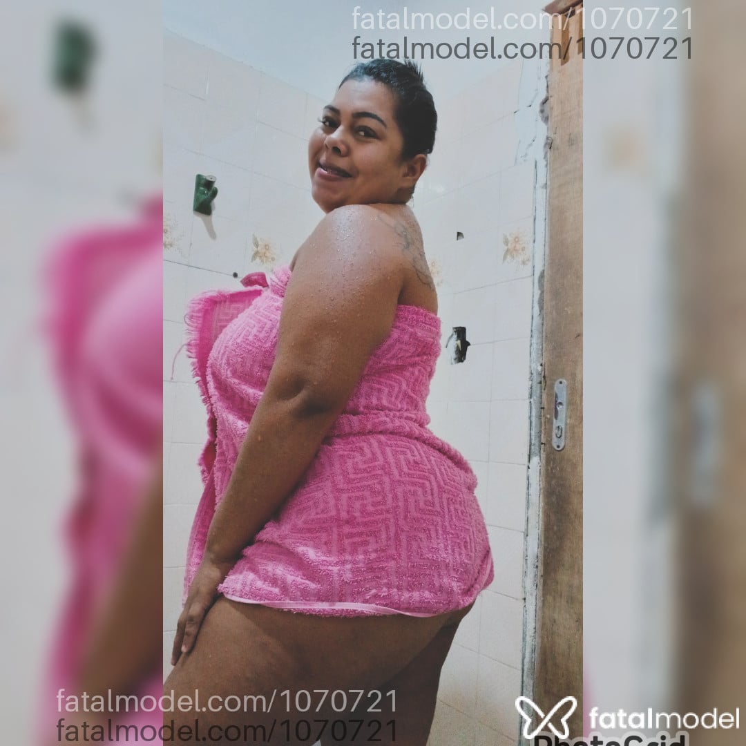 Acompanhante mulher com cabelo castanho de olhos pretos - Letícia