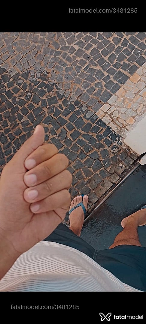 Acompanhante homem com cabelo castanho de olhos pretos - Guilherme
