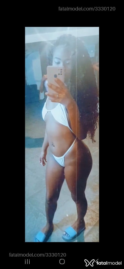Acompanhante mulher morena (o) de olhos pretos - Pietra