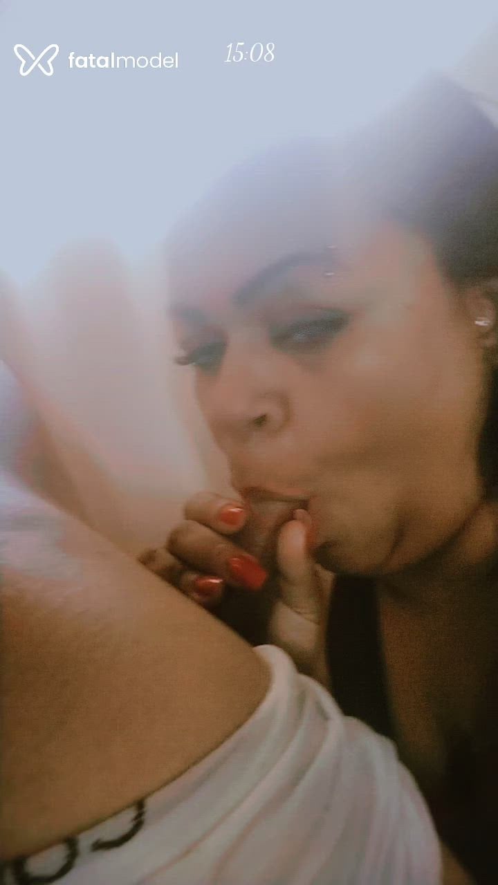 Acompanhante mulher morena (o) de olhos castanhos - Jennifer Acompanhante mulher morena (o) de olhos castanhos - Jennifer