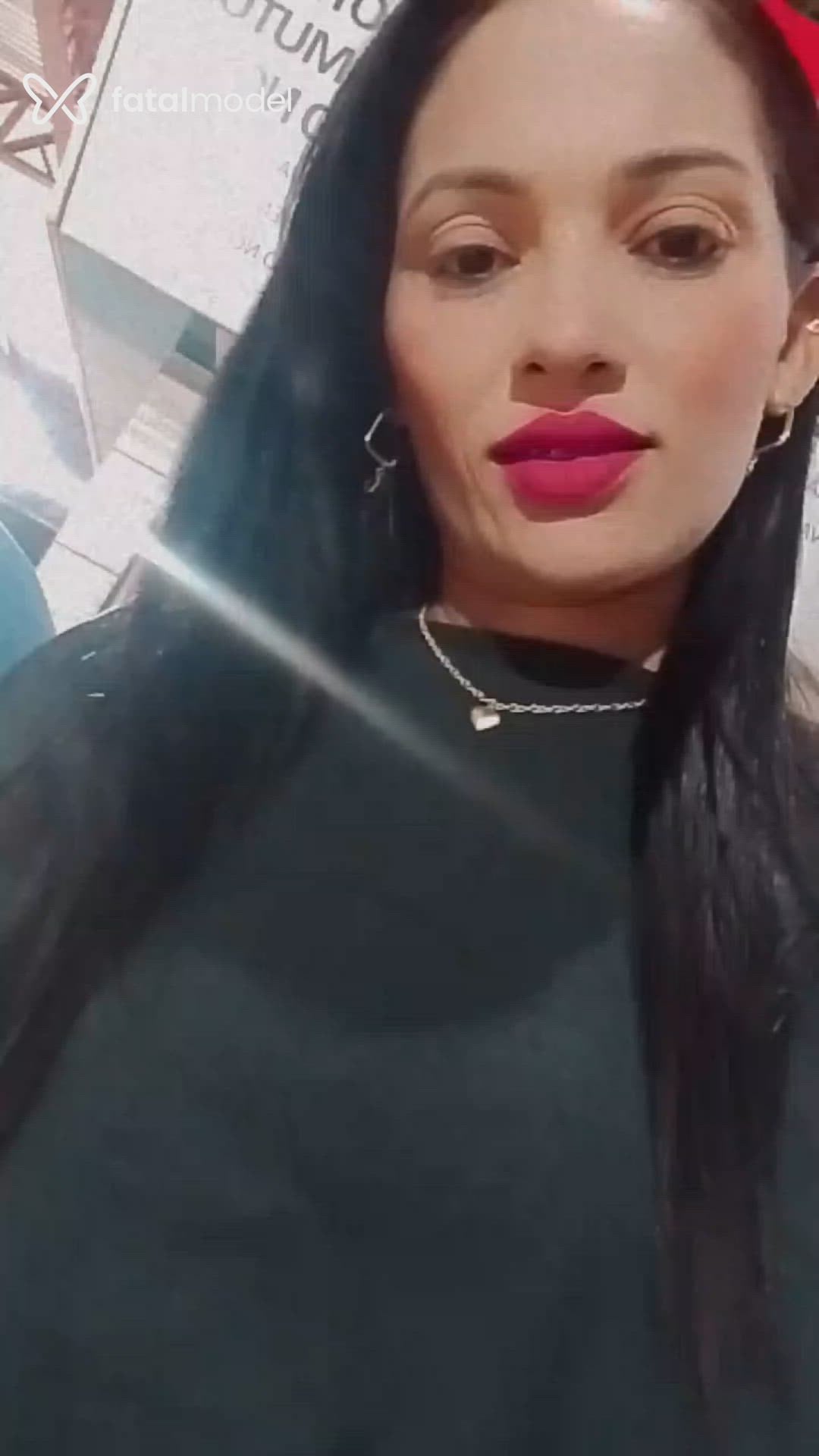 Acompanhante mulher com cabelo castanho de olhos castanhos - Lenny Acompanhante mulher com cabelo castanho de olhos castanhos - Lenny