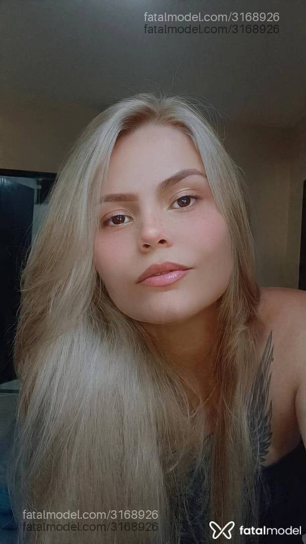Acompanhante mulher loira (o) de olhos castanhos - Yasmin Perez