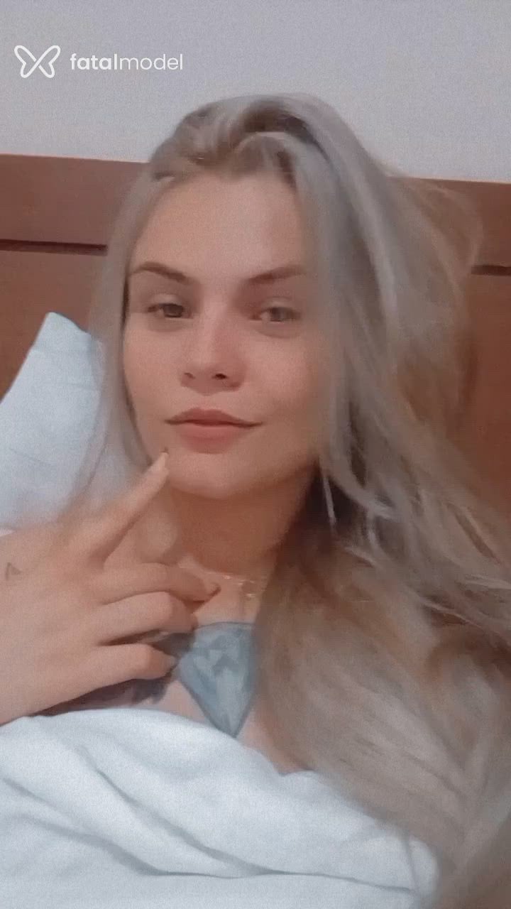 Acompanhante mulher loira (o) de olhos castanhos - Yasmin Perez